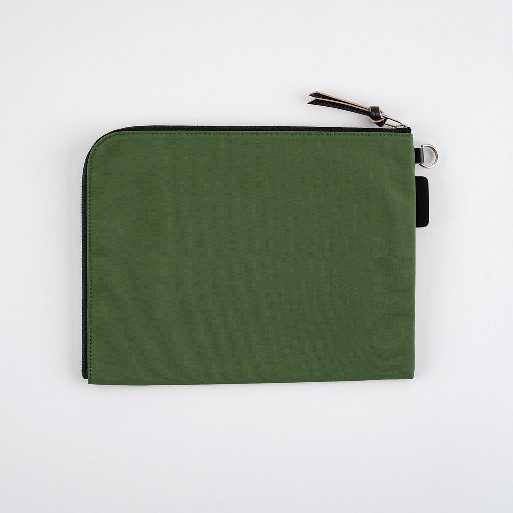 Hobonichi Techo HON (A5) Planner Cover, Tragen Flat Pouch (Green) Planner Accessories