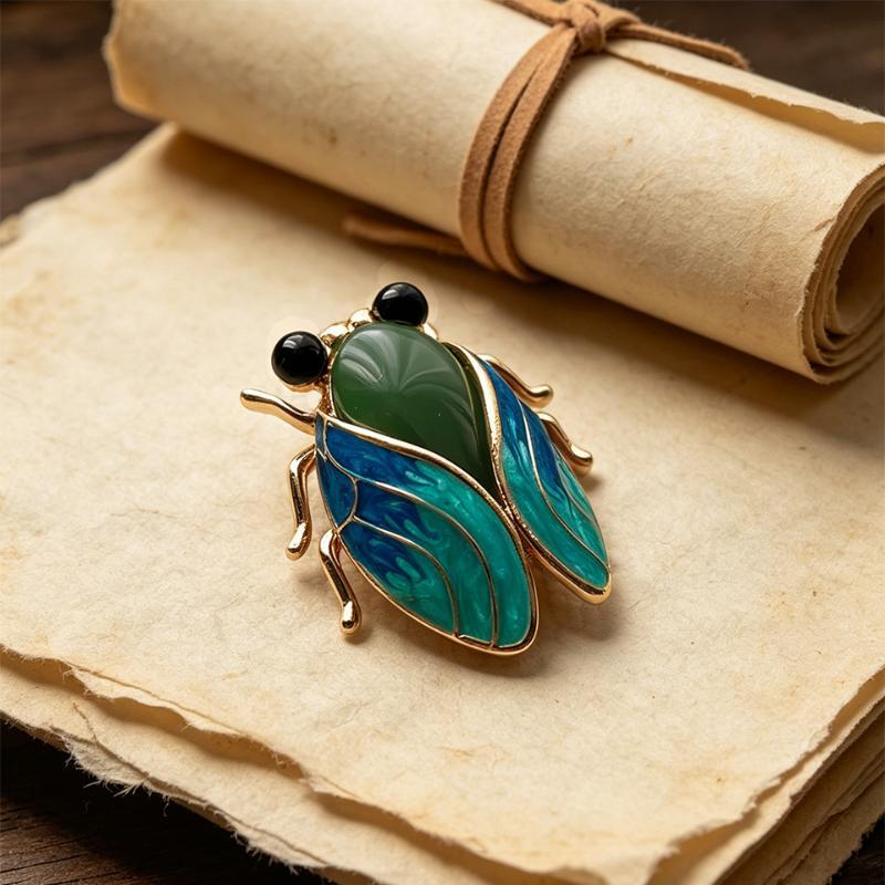 Vintage Cicada Brooch 2024 Trendy Insect Jewelry Pin 1Pc Unisex for Women Men Streetwear Outfit Accessory Small Gift
