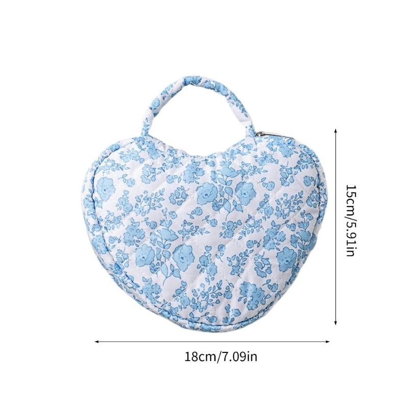 Fashionable Florals Print Heart Cosmetic Case Quilted Construction Spacious Toiletry Bag for Women Girls Travel