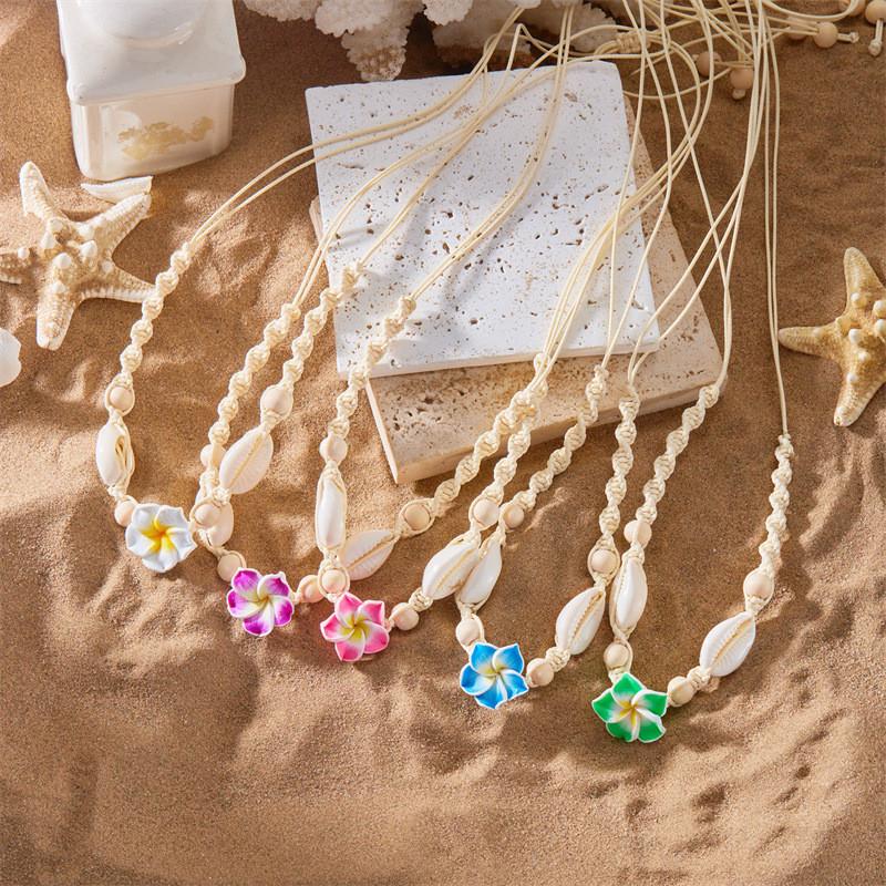 Style Adjustable Necklace Featuring Resin Flowers And Shell Accents For Women