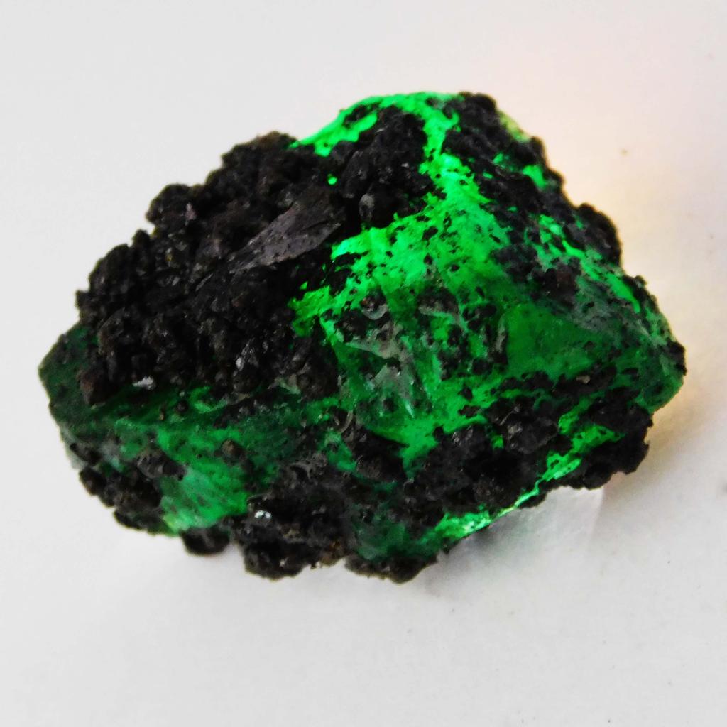 76 Ct Earth Mined CERTIFIED Green Loose Gemstone Natural Emerald Huge Rough A-5732