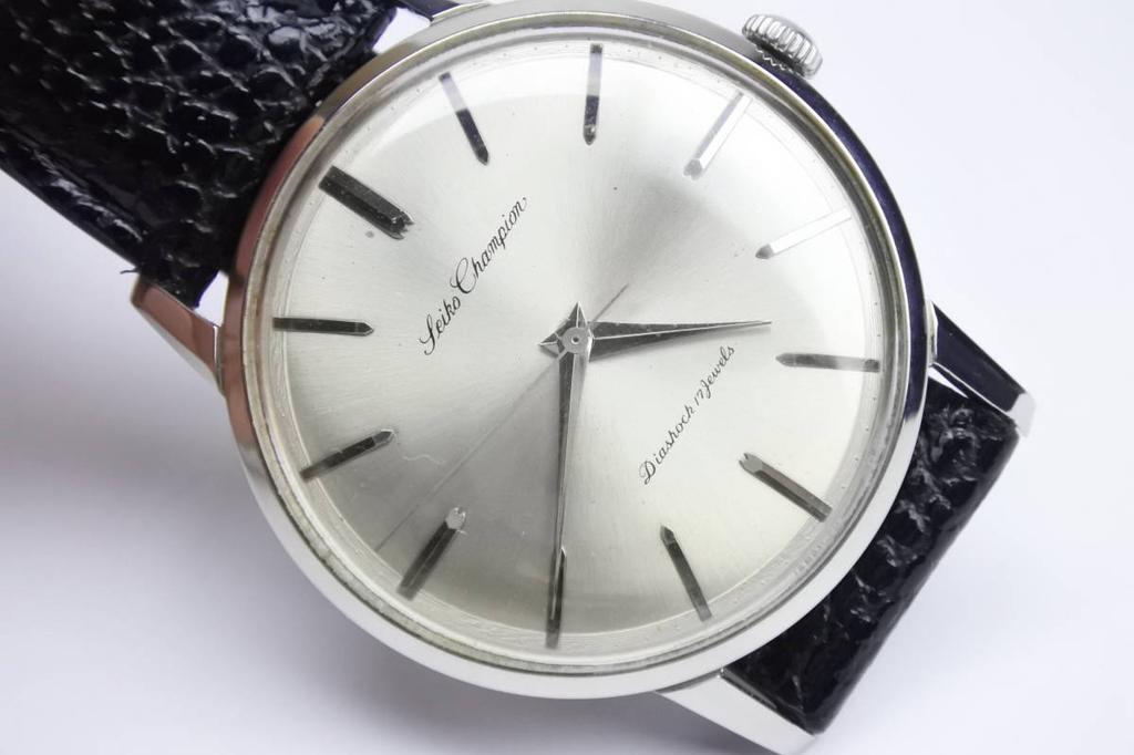 1950s Japanese Masterpiece SEIKO CHAMPION 17 Jewels Watch with Strap Extremely and In Excellent Condition Antique Hand-Wound