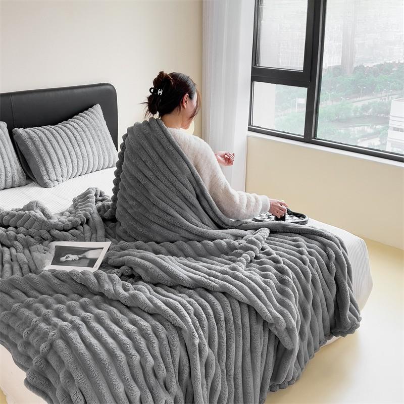 Fleece Throw Blanket for Couch,Super Soft Warm Fluffy Blanket for Bed Sofa Room Decor-Lightweight Cozy Fuzzy Striped Blanket for All Seasons
