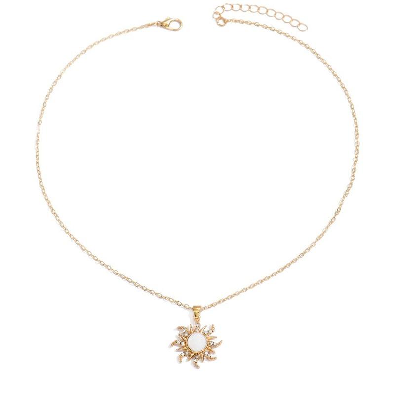 Stylish Simple Sunflower Pendant Necklace Stylish Geometric Rotary Diamond Alloy Clavicle Chain Accessories
