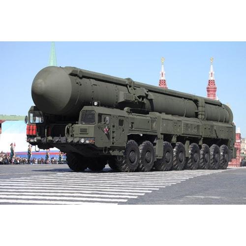 Trumpeter 1/35 scale Russian RS-12M Intercontinental Ballistic Missile Topol M plastic model kit, model number 01082, molded in color