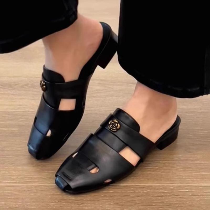 Fashion Fashion Metal Flower Decoration Brand Slippers Women Black Hollow Splicing Slide Sandals Comfort Commuter Office Shoes Sandalias
