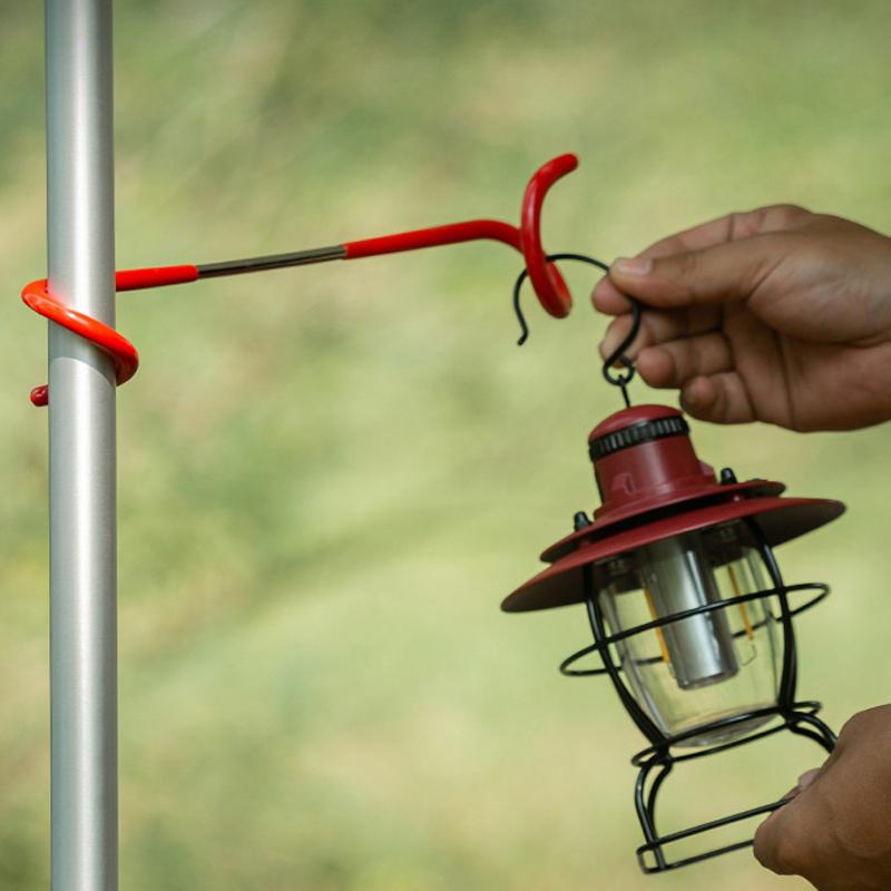 1Pc Light Pole S-shaped Pig Tail Hook Non-Slip Iron Tent Lamp Stand Holder Outdoor Hunting Fishing Lantern Hanger Camping Tools