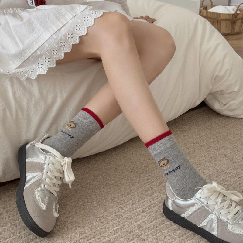 Ladies Spring and Autumn Cartoon Bear Cute Striped College Wind Tube Socks