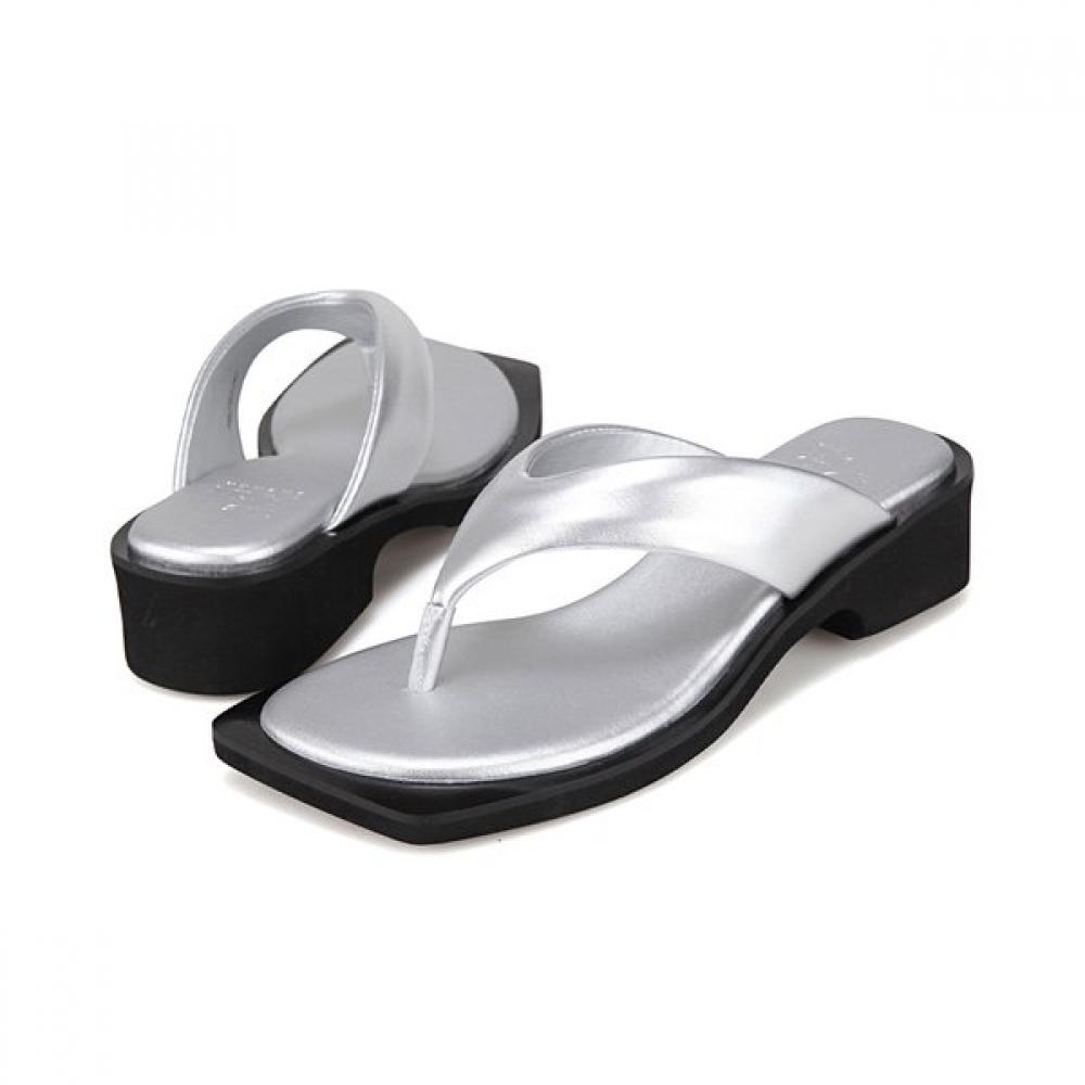 Barbara LeaTher Minimal One Color Point Signature The Flat 4cm Mule Bbj393