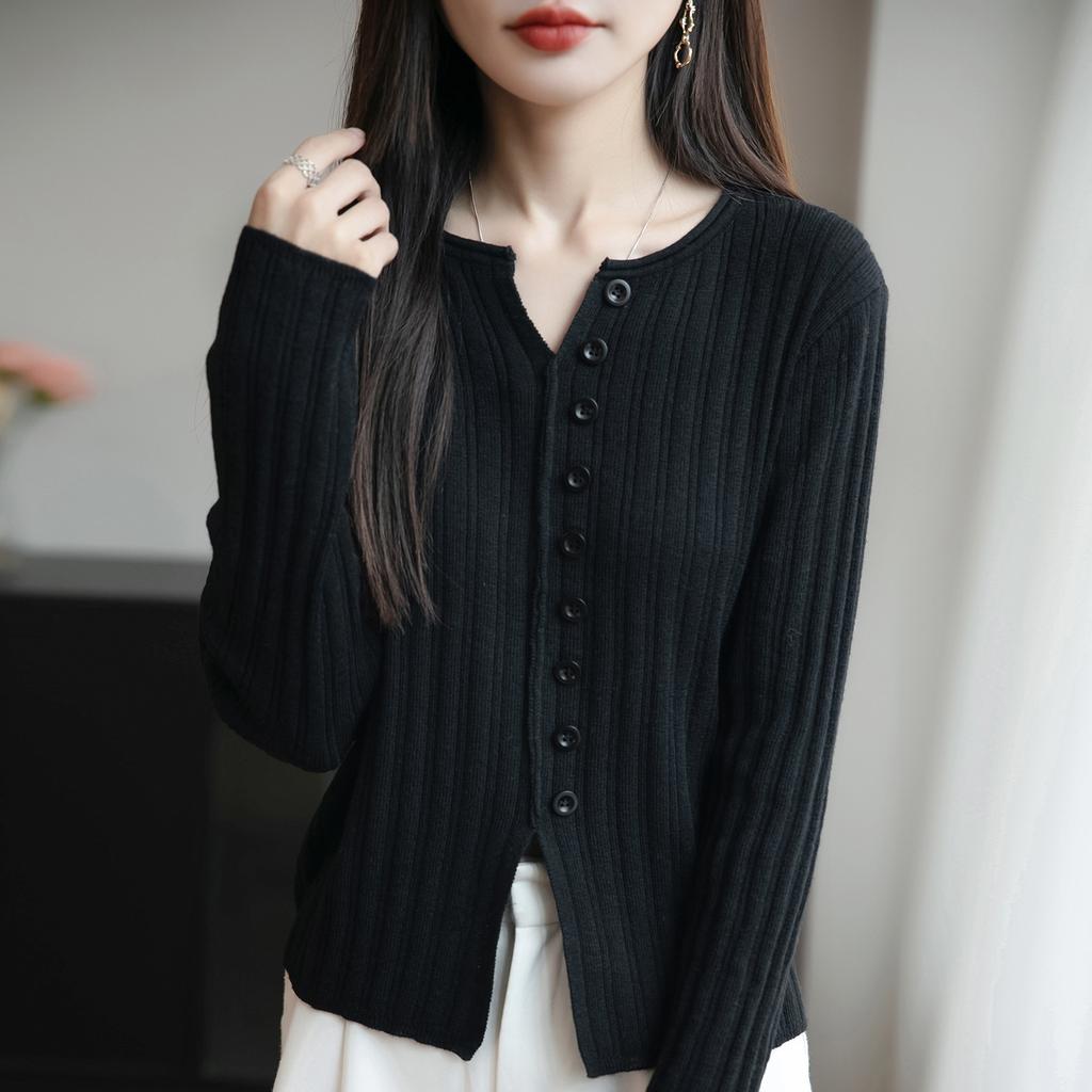 Spring and Autumn New Design V-neck Knitted Sweater, Women's Split Button Base Layer, Short Coat, Sweater Top