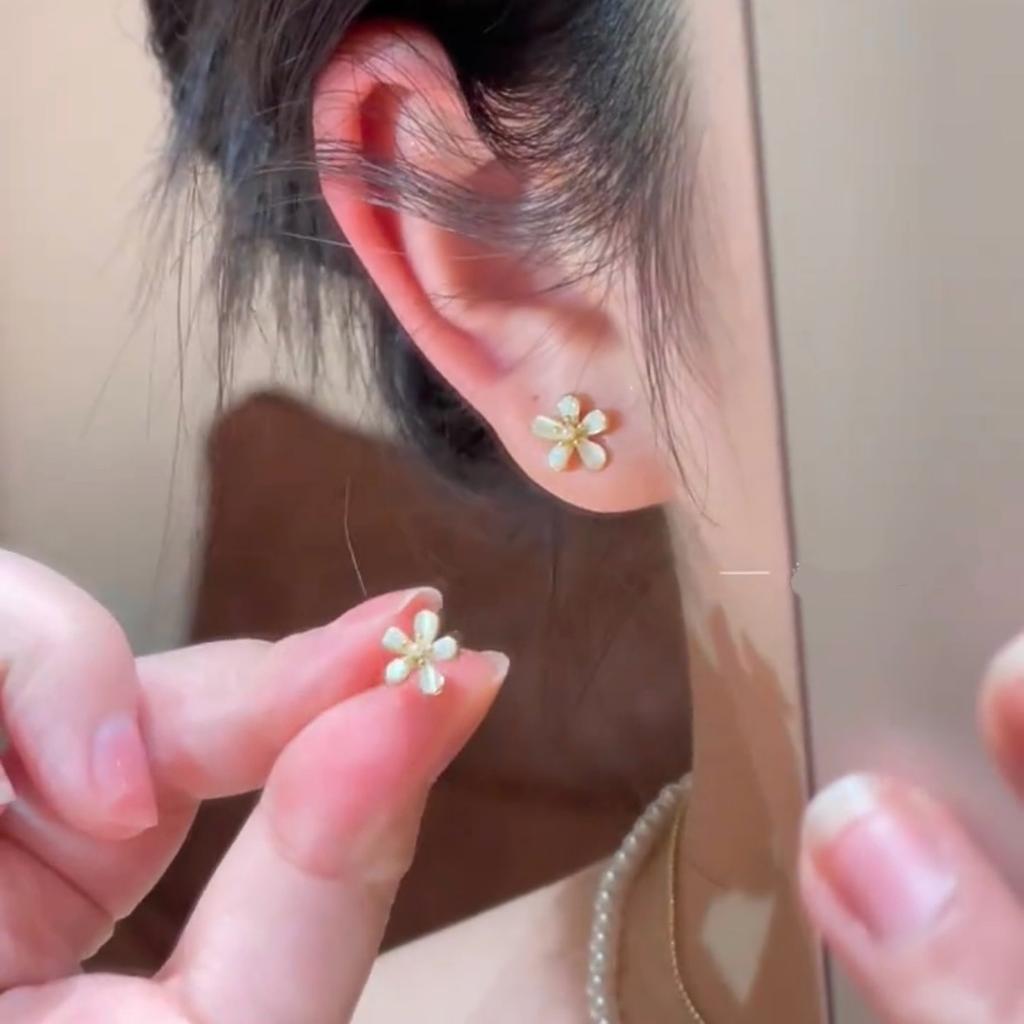 Oil Drop Resin Flower Pearl Stud Earrings Simple, Small and Fashionable Earrings Commuter Versatile Earrings Women's High Sense
