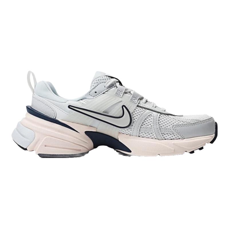 

Nike Women s V2K RUN Casual Shoes 38