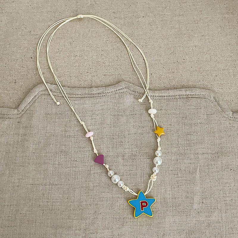 Retro Round Resin Necklace: Versatile, Fashionable High-End Clavicle Chain for Women