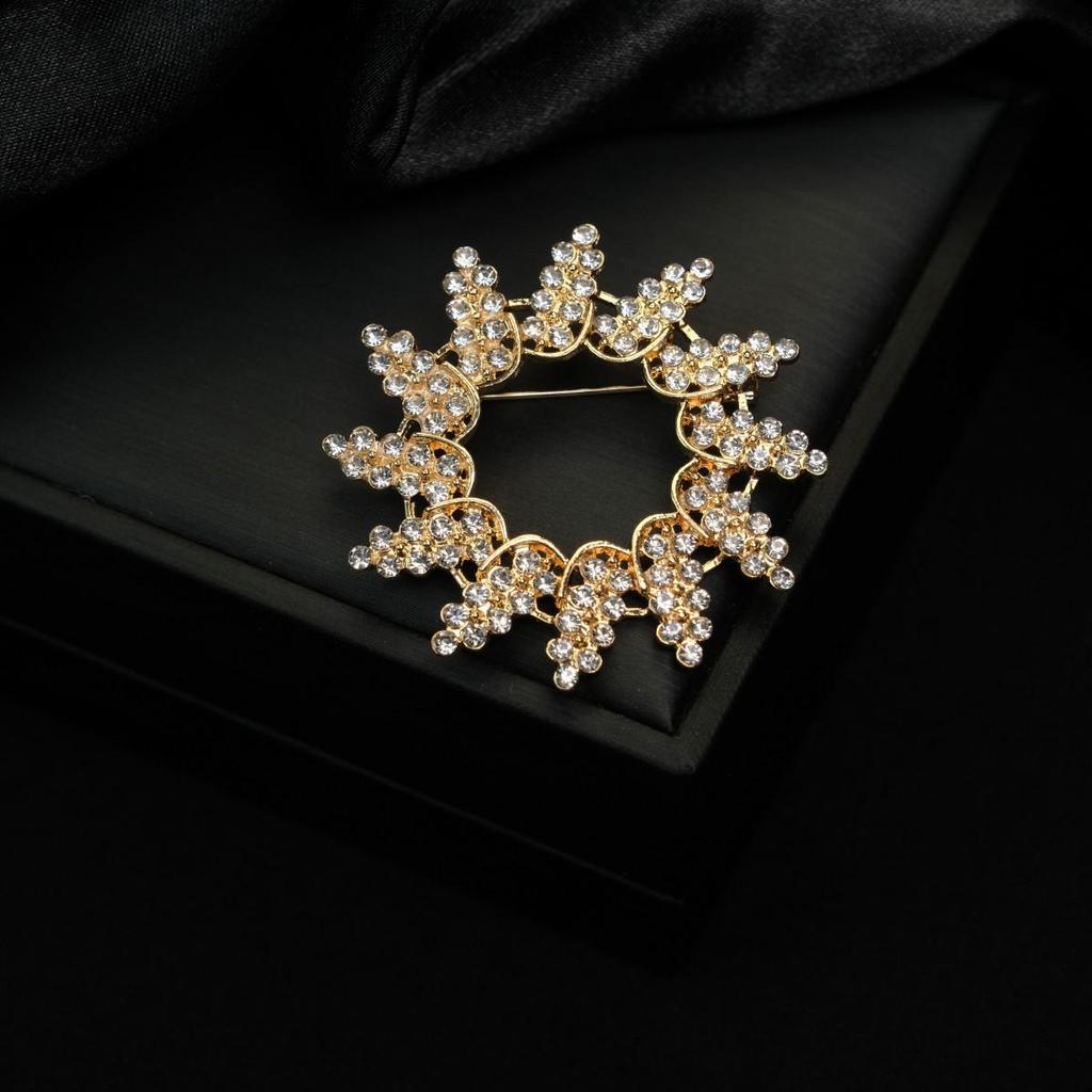 Gold & Diamond Vintage Butterfly Brooch - Versatile Women's Pin Jewelry