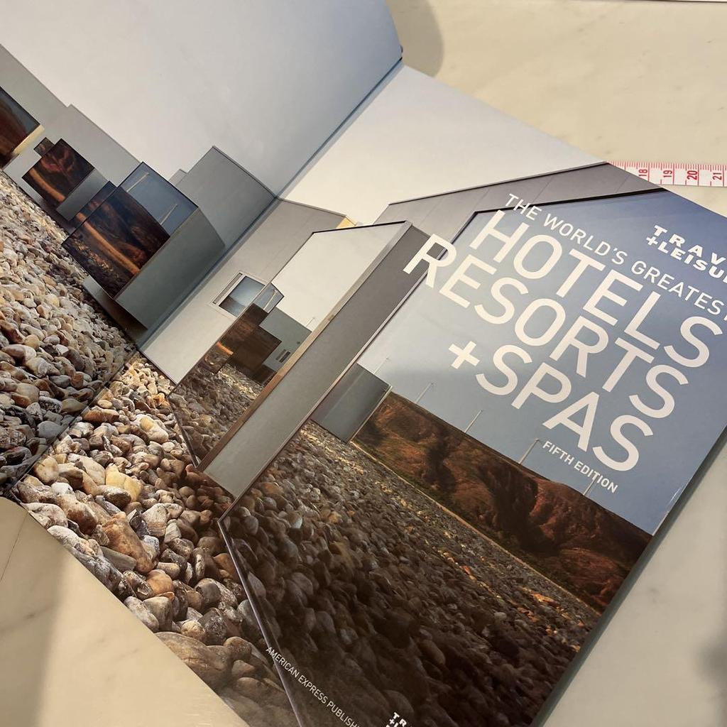 [USED] THE WORLD'S GREATEST HOTELS RESORTS