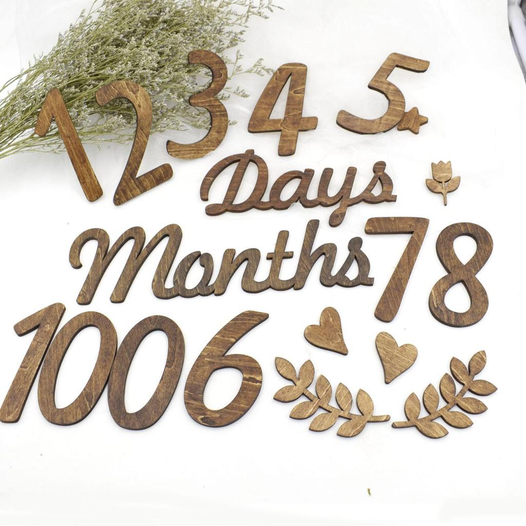 Wooden Baby Milestone Calendar & Photography Props for 100 Days and Monthly Celebrations
