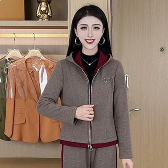 Trendigt sportklädesset för damer med fleecefoder: Varm kappa & Slimmande långbyxor för höst/vinter.