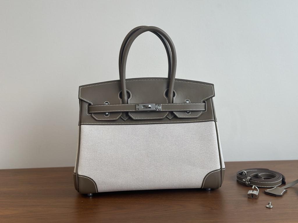 Cartier 30 Titan Swift Lederbesatz Color-Blocking Reißverschluss Ein-Fach Tragetasche High-End Handheld Damentasche