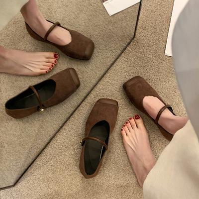 Miękkie podeszwy francuskie płaskie buty Mary Jane 2024 wiosna nowe retro kwadratowy nosek płytki dekolt pojedyncze buty ze spódnicą buty wieczorowe