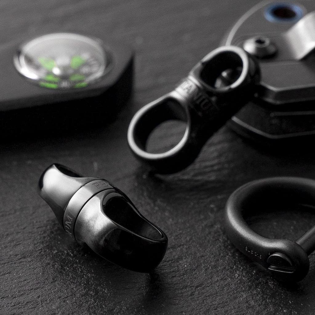 FEGVE Titanium Key Ring Car Key Holder Men's Smart Key