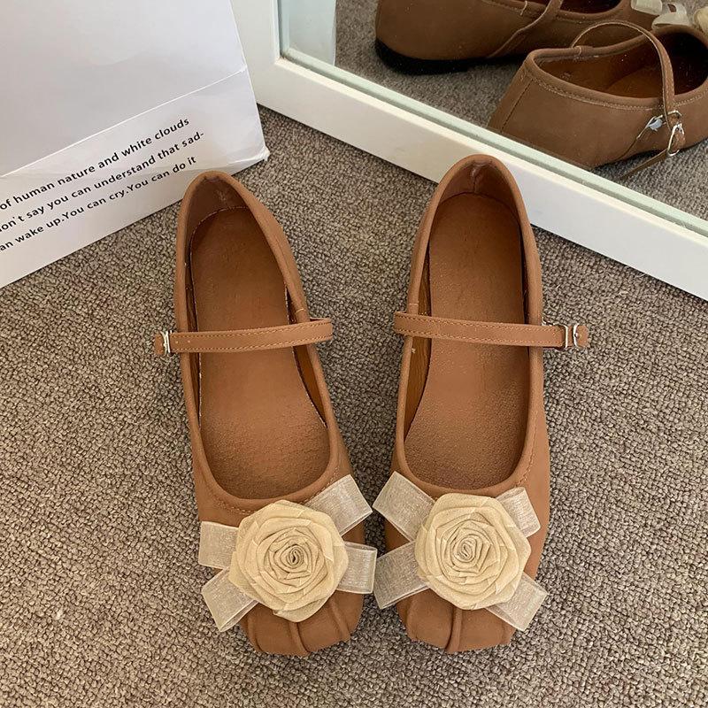 

Нежные туфли-лодочки с феерическим ветерком женские весна-осень 2025 новые французские новые китайские элегантные цветочные с мелким вырезом Мэри Джейн 40 коричневый