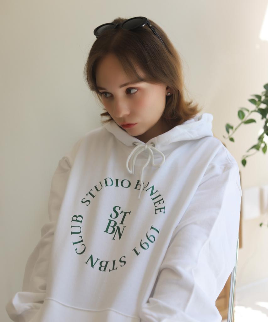 [Fleece Lined Selection] Circle Round Typo Graphic Logo Graphic Over Hoodie White