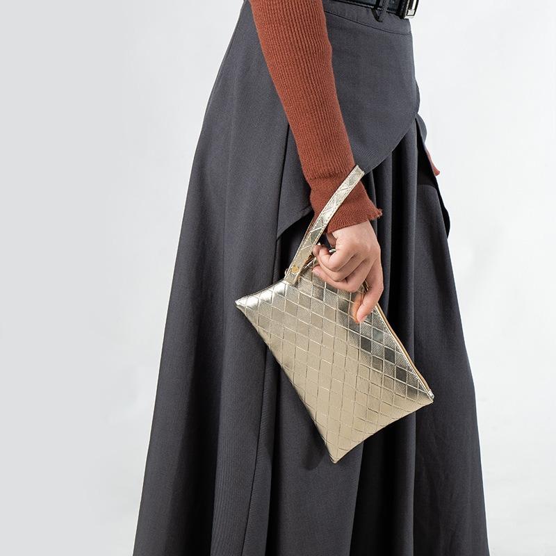 Women's bag new personalized rhombus handbag small and portable women's handheld mobile phone bag