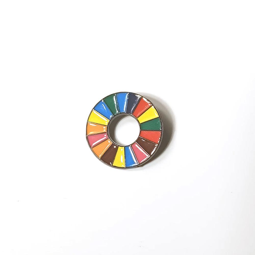 Trendy Cartoon Rainbow Brooch - Stylish  Creative Accessory for Clothing  Bags