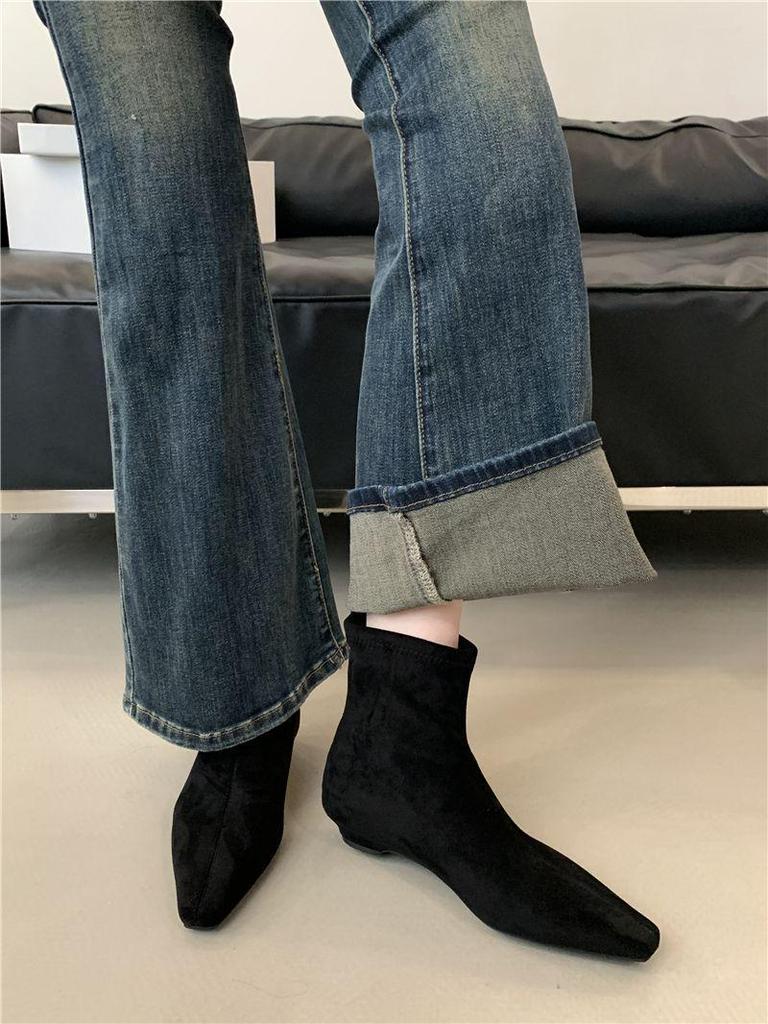 2025 Damers Mångsidiga Ankelstövlar i Mocka: Spetsig tå, Fyrkantig klack, Elastisk passform