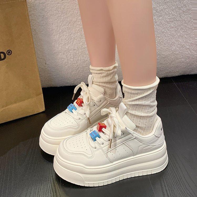 Platform white shoes women's 2025 spring new versatile casual sports board shoes popular niche big design bread shoes
