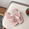 Fashion and comfortable black non-slip flat-bottomed flip-flops women's summer wear 2025 new square head soft bottom cool slippers