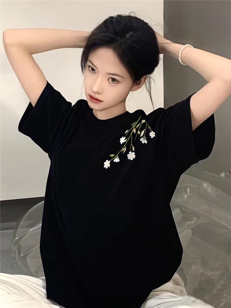 Women's Plus Size Retro Black Cotton Short Sleeve T-shirt with Trendy Loose Fit