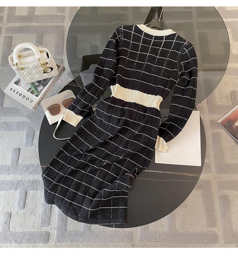 Mid-Length Winter Woolen Dress: French Hepburn Style Knit for Layering