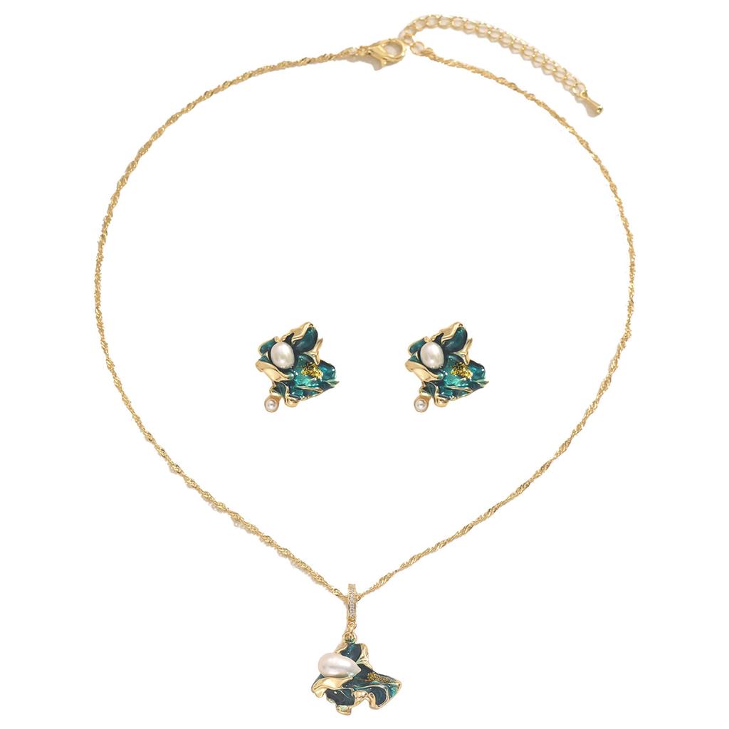 Set de cercei și colier cu personalitate simplă