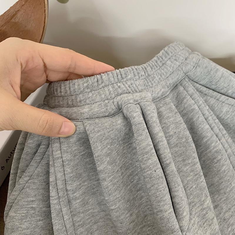 Boys' Cool Spring Sweatpants: Mid-Sized, Soft, Versatile, Loose-Fit, Cuffed Sports Pants