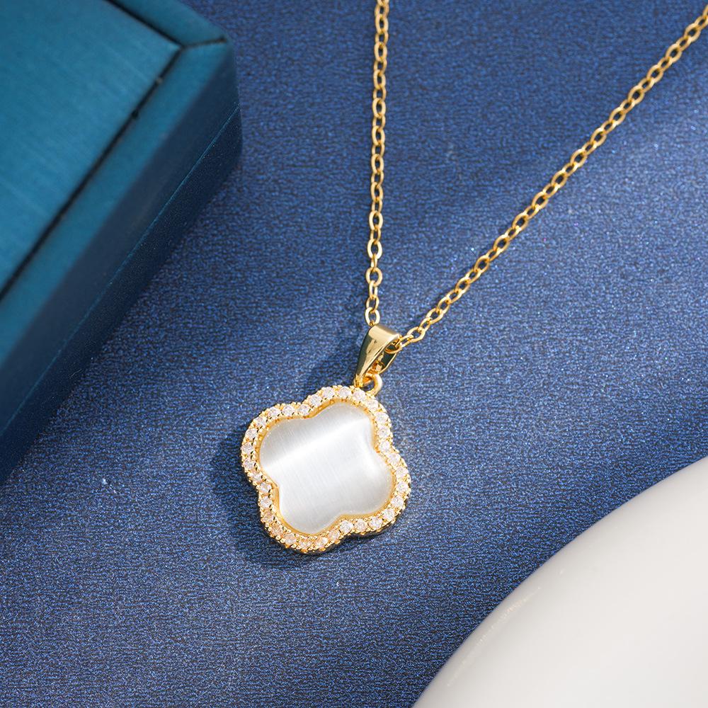 Korean Style Titanium Steel Necklace for Women – Four-Leaf Clover Pendant, Fashionable and Versatile, Internet Celebrity-Inspired Design.