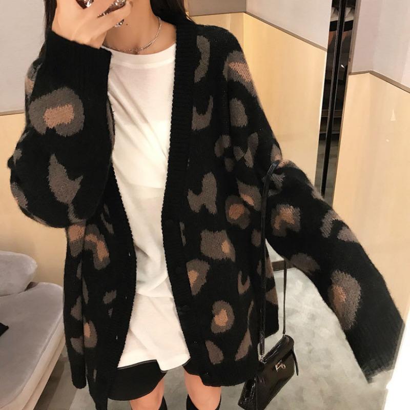 Autumn and winter fashion pink V-neck leopard print ladies sweater jacket, loose and thin lazy style black wool knit cardigan