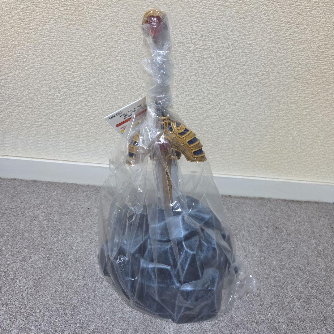 

[USED] Loto s Sword with Rock Base Figure