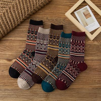 Les Chaussettes Pile Double Aiguille Double Piste pour Femmes Printemps et Automne sont Rétro et Polyvalentes. Chaussettes mi-mollet en pur coton pour l'automne et l'hiver
