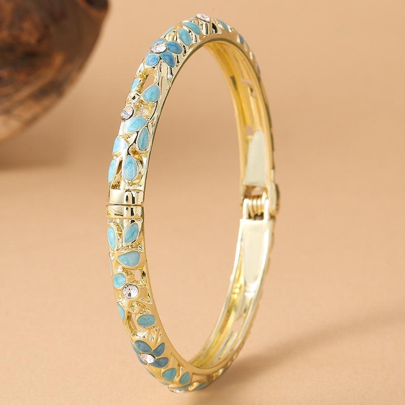 

[Retro Chinese Filigree Cloisonne Drip Oil Bangle with Inlaid Diamonds and Hollow Enamel Design] небесно-голубой