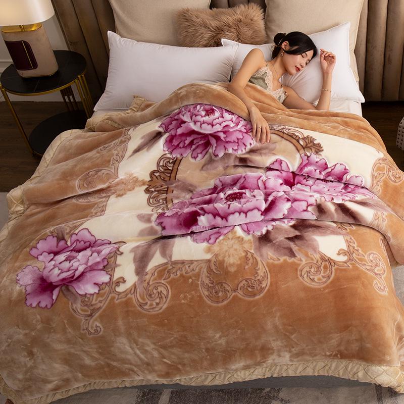 Raschel Plush Thickened Autumn/Winter Blanket - Warm Coral Fleece Quilt for Dorms & Beds