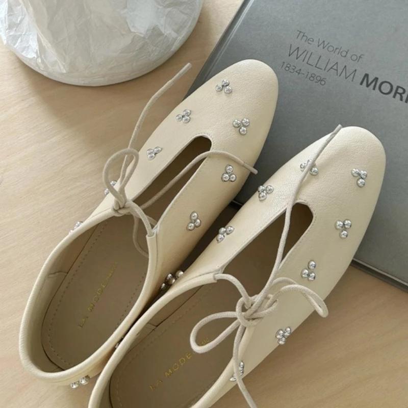 Fashion Fashion Rivet Designer Brand Flats Women Comfort Soft Sole Mary Jane Shoes Elegant Shallow Cross Lace Ballet Shoes Zapatos Mujer