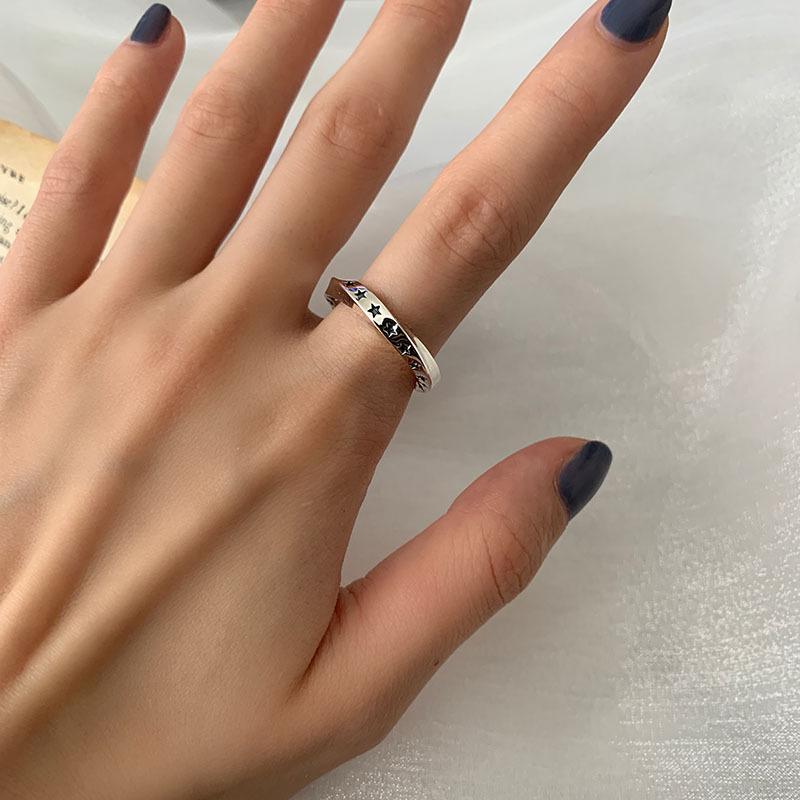 Mobius Star Knot Ring: Fashionable Irregular Braid Design