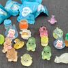 10/20/30/60 Stück Zufällige Mini-Tiere Überraschungstüte Büro-Schreibtisch-Dekoration Leuchtende Kawaii-Tiere Mikro-Landschaft Überraschung Blind Box