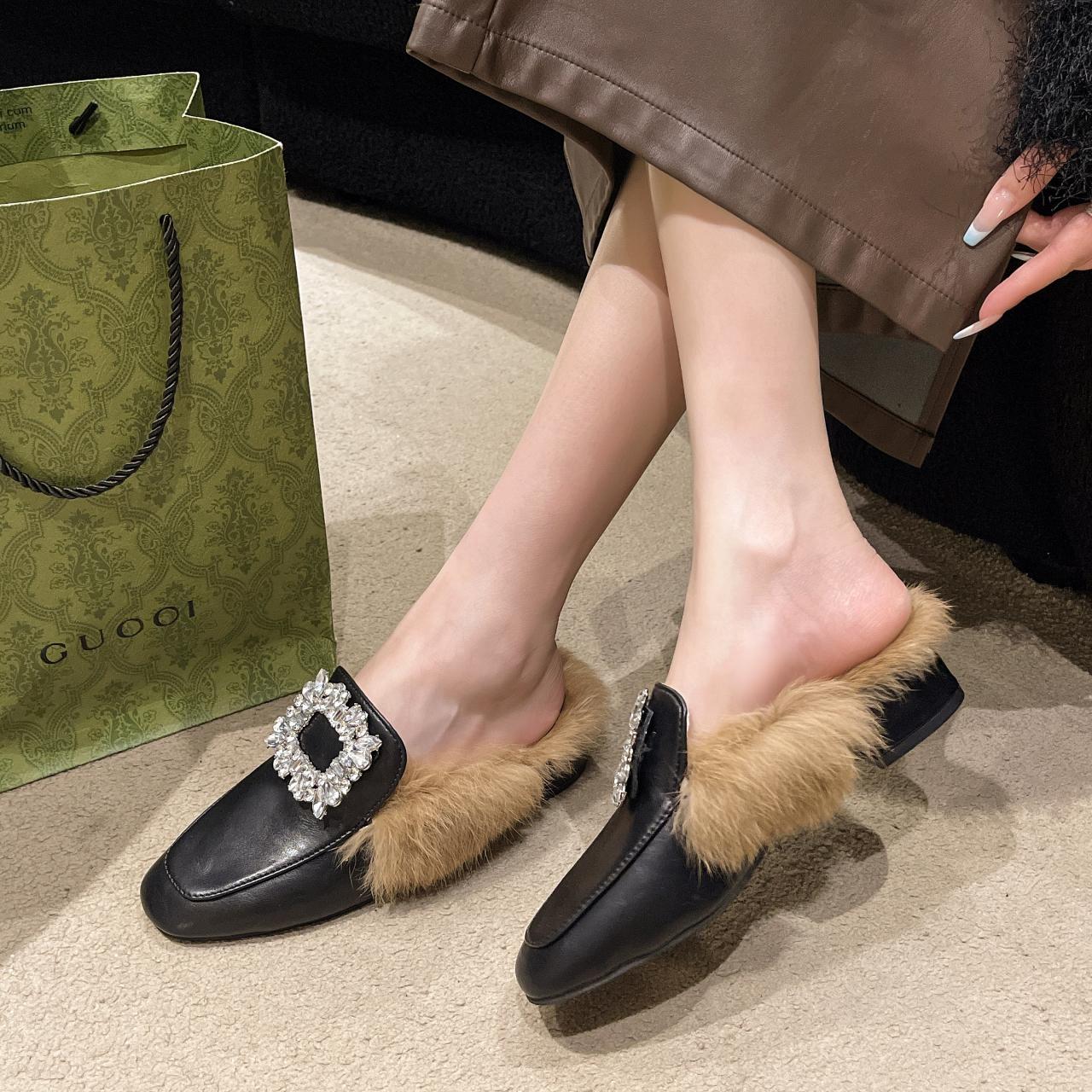 

Мода 2024 Осень Новая мода Женская удобная обувь Плюшевые тапочки на толстом каблуке, украшенные стразами 40 чёрный