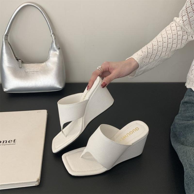 2025 Spring and Autumn New Style Slimming Slope Heel Korean Version Bare Toe Flip Flops Cool Slippers Sandals