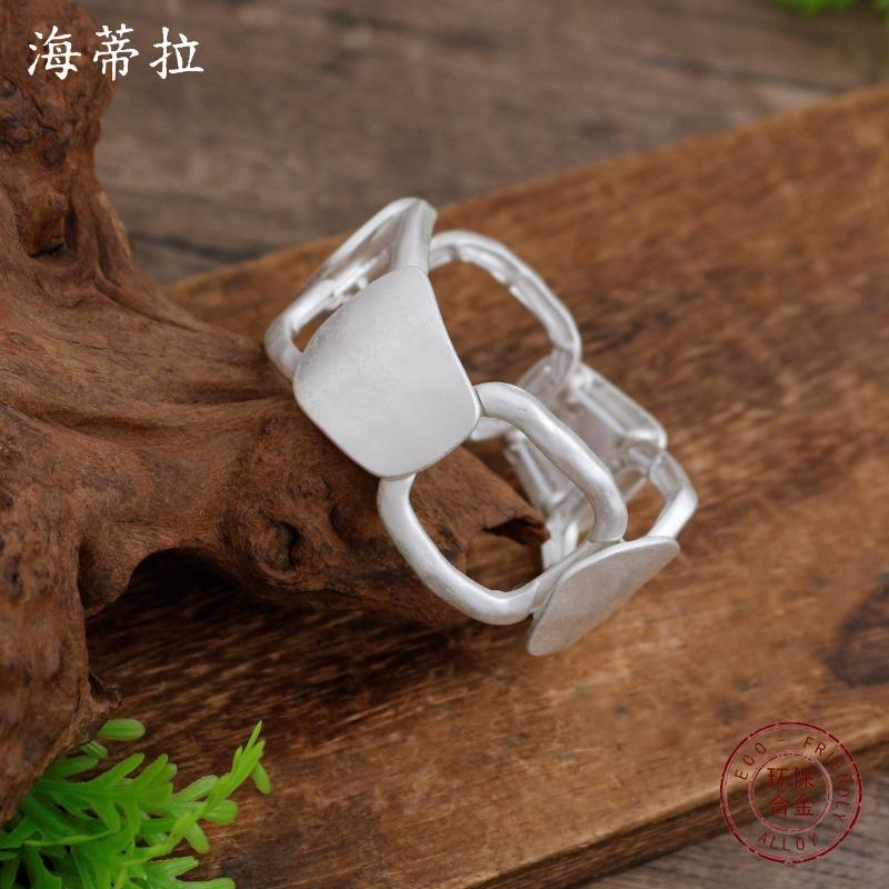 New sand-colored hollow geometric square elastic bracelet women's exaggerated irregular square bracelet