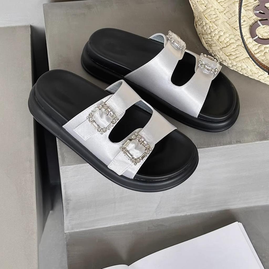 Korean Version of Casual Rhinestone Buckle Thick-soled Sandals, Niche Soft-soled Comfortable Beach Sandals with Slippers