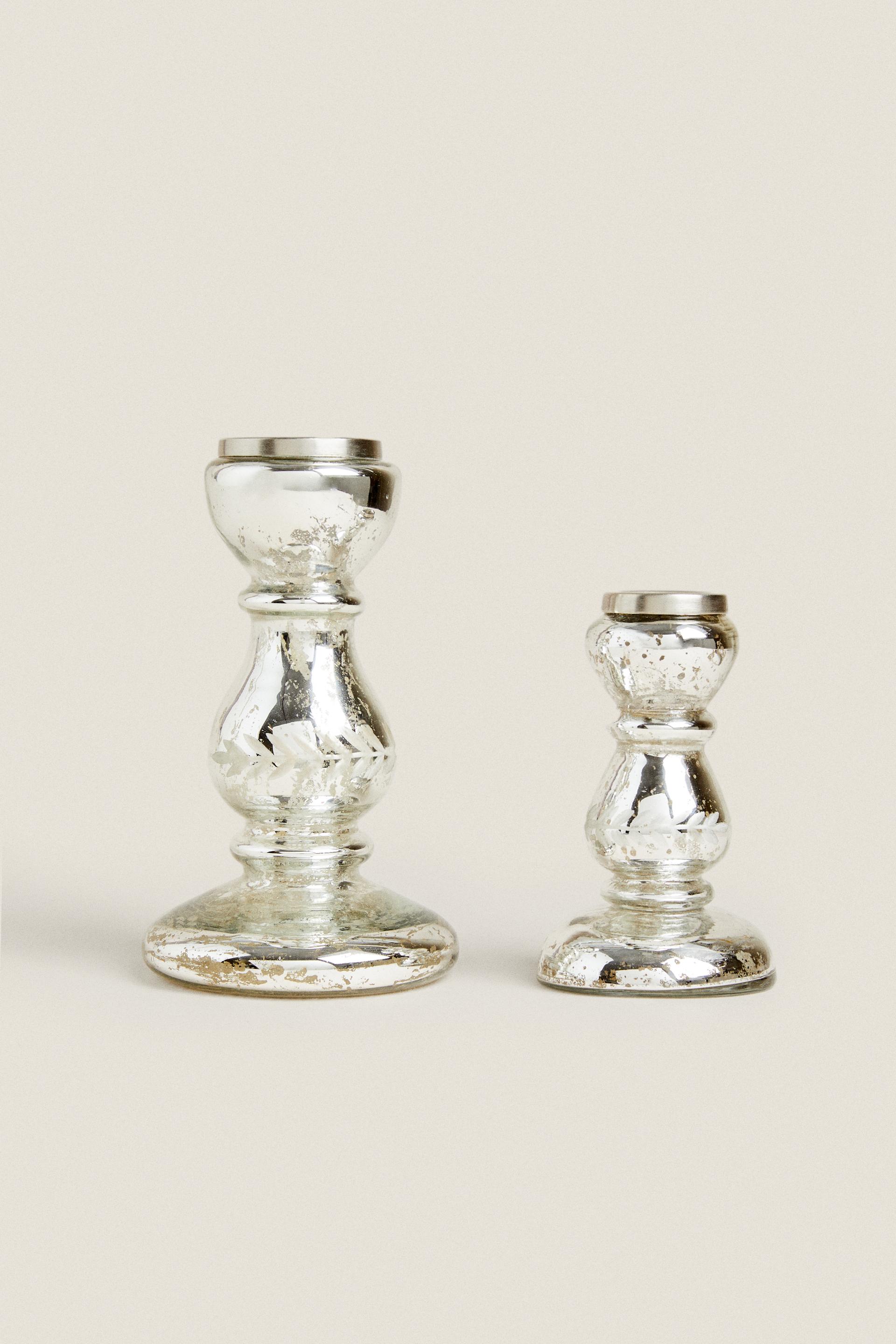 

ГЕОМЕТРИЧЕСКИЙ СТЕКЛЯННЫЙ ПОДСВЕЧНИК