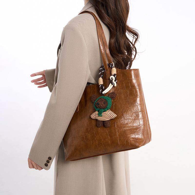 

Retro commuter shoulder bag light luxury large capacity niche design fashionable underarm tote bag